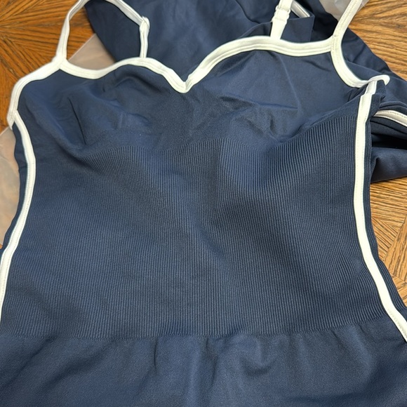 Vilanva L NIP NAVY BLUE TUMMY CONTROL FLARE LEG YOGA workout JUMPSUIT - Picture 5 of 6